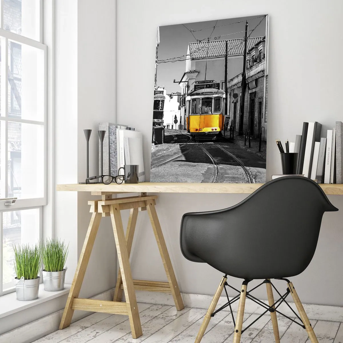 Quadro su vetro - Un tram giallo per le strade di Lisbona in un ambiente monocromatico - 80x120cm - Lo spirito di Lisbona - Decorazione murale moderna per soggiorno e camera da letto ARTTOR