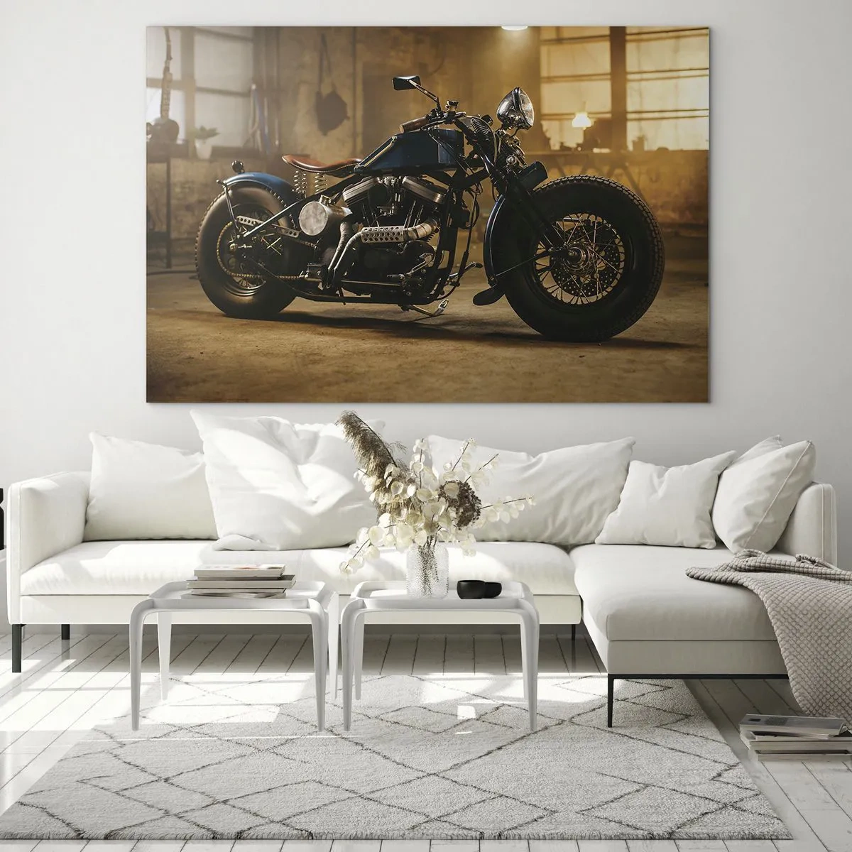 Quadro su vetro - Ripresa suggestiva di una motocicletta classica in un garage - 70x50cm - Posso tutto - Decorazione murale moderna per soggiorno e camera da letto ARTTOR