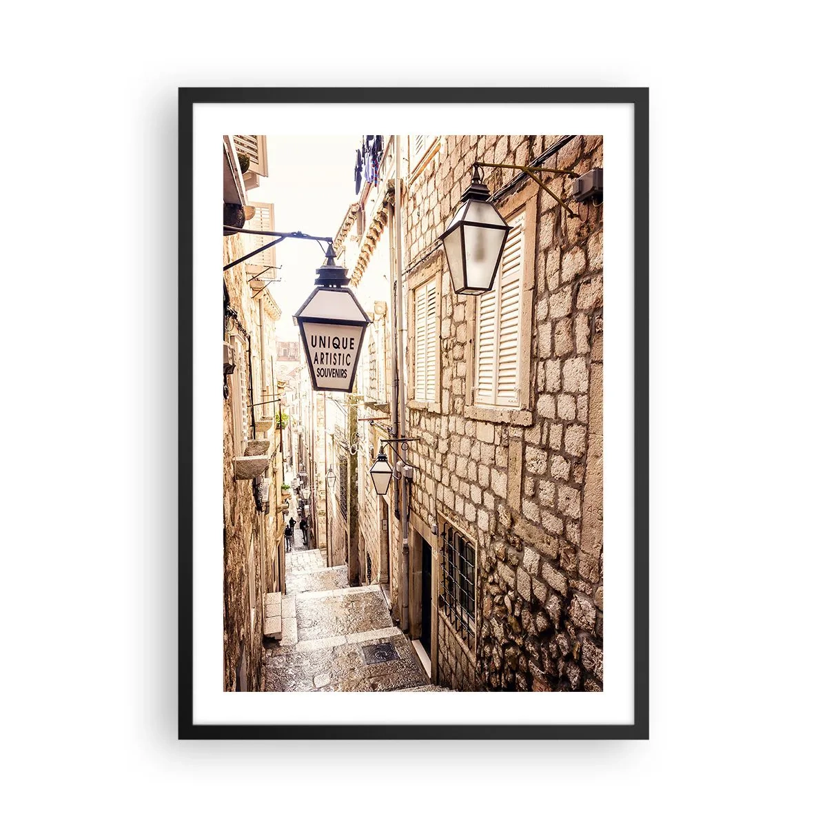 Poster in cornice nera - Un'affascinante strada in pietra con lanterne e scale - 50x70cm - Un vicolo affascinante - Decorazione murale moderna per soggiorno e camera da letto ARTTOR