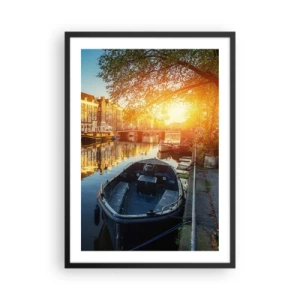 Poster in cornice nera - Canale con barca al tramonto - 50x70cm - L'alba ad Amsterdam - Decorazione murale moderna per soggiorno e camera da letto ARTTOR