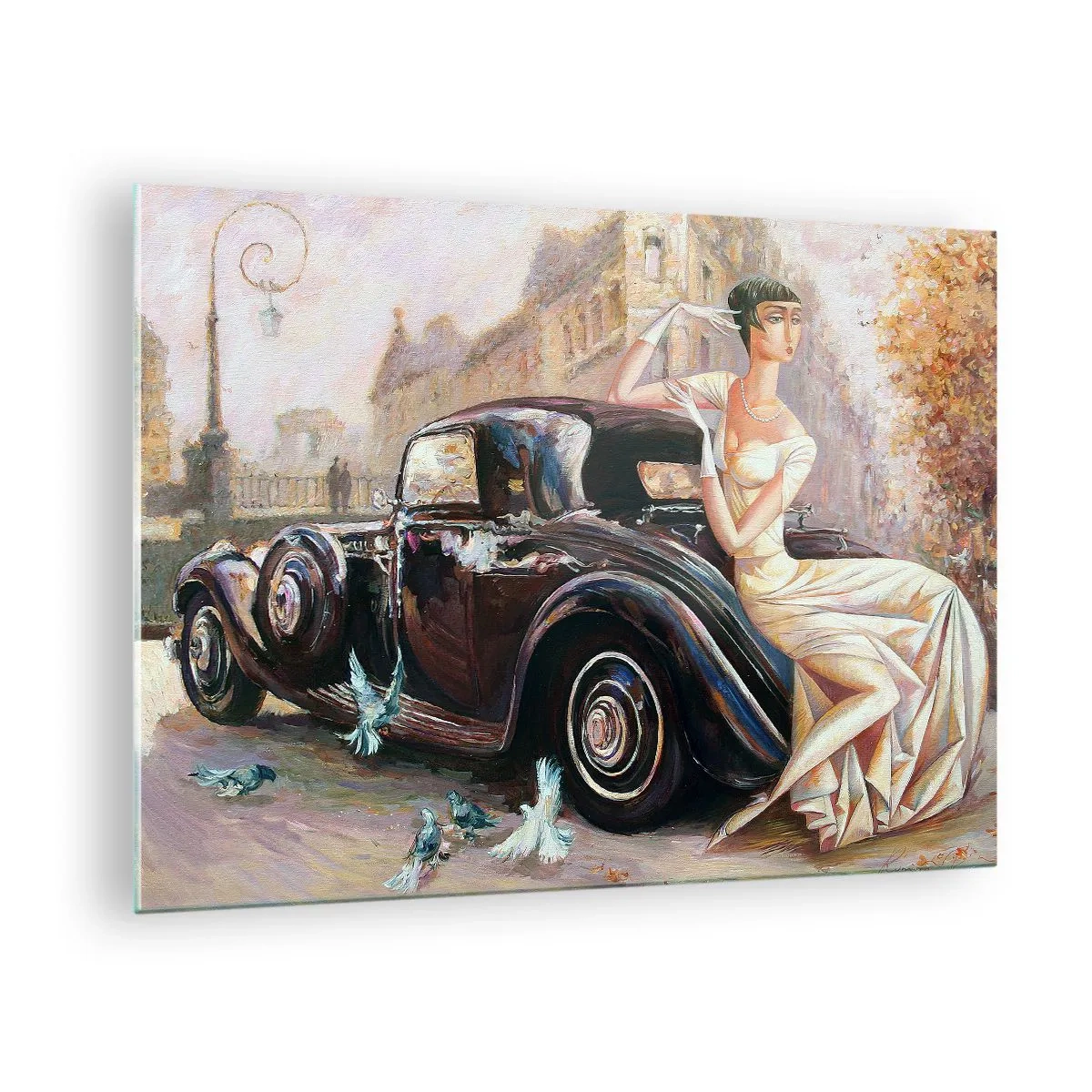 Quadro su vetro - Donna elegante accanto a un'auto retrò in un contesto urbano - 70x50cm - Eleganza in stile retro - Decorazione murale moderna per soggiorno e camera da letto ARTTOR