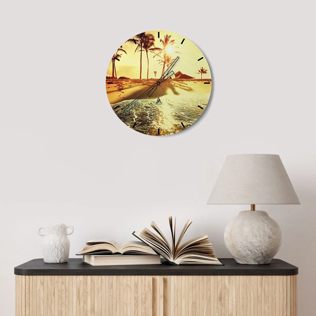 Orologio da parete - Orologio in Vetro - Un quadrante di orologio con un motivo di spiaggia alla luce del sole al tramonto - 30x30cm - Pomeriggio in California - Decorazione murale moderna per soggiorno, cucina e camera da letto ARTTOR