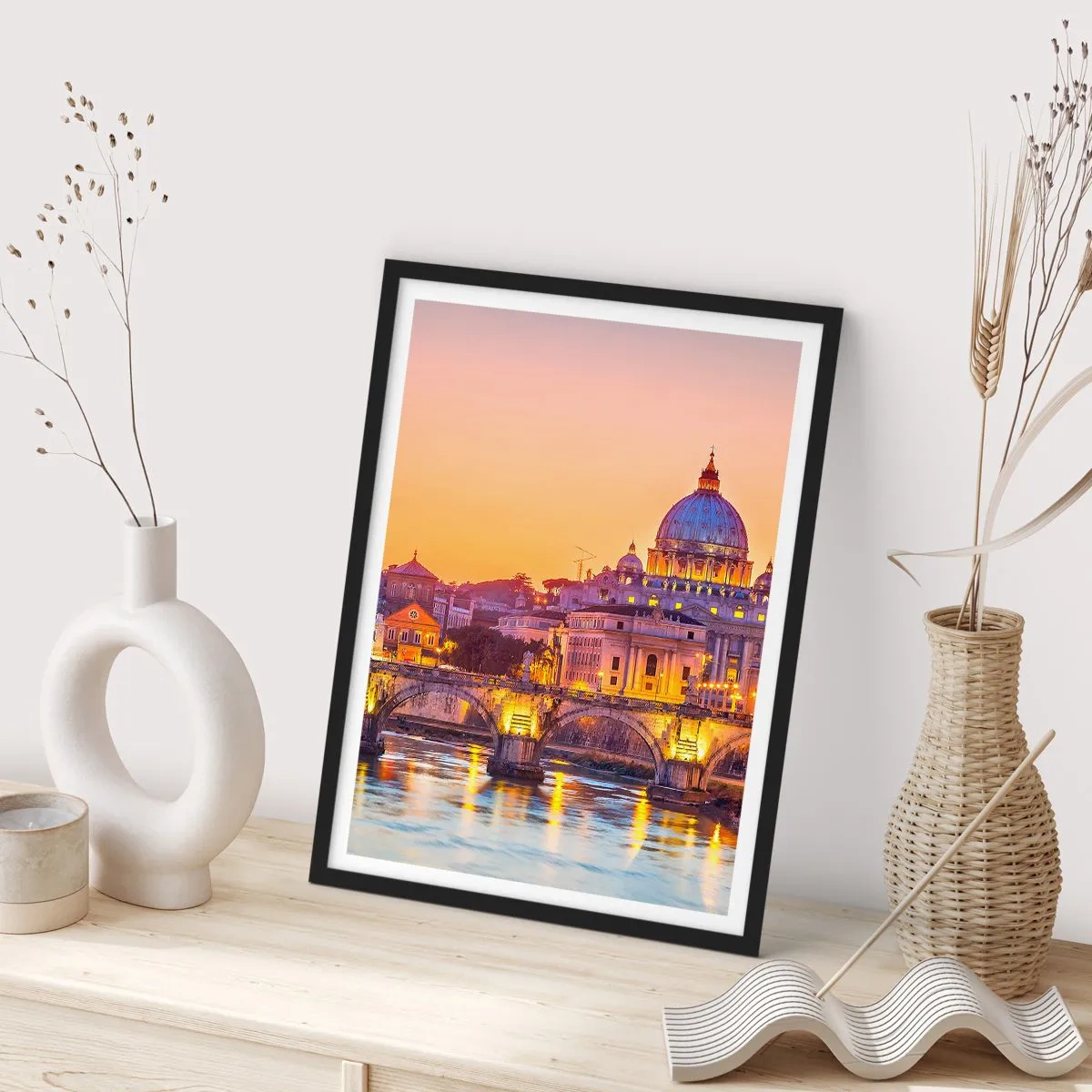 Poster in cornice nera - Tramonto sul ponte e sulla basilica con luci a Roma - 50x70cm - Tramonto sulla Città Eterna - Decorazione murale moderna per soggiorno e camera da letto ARTTOR