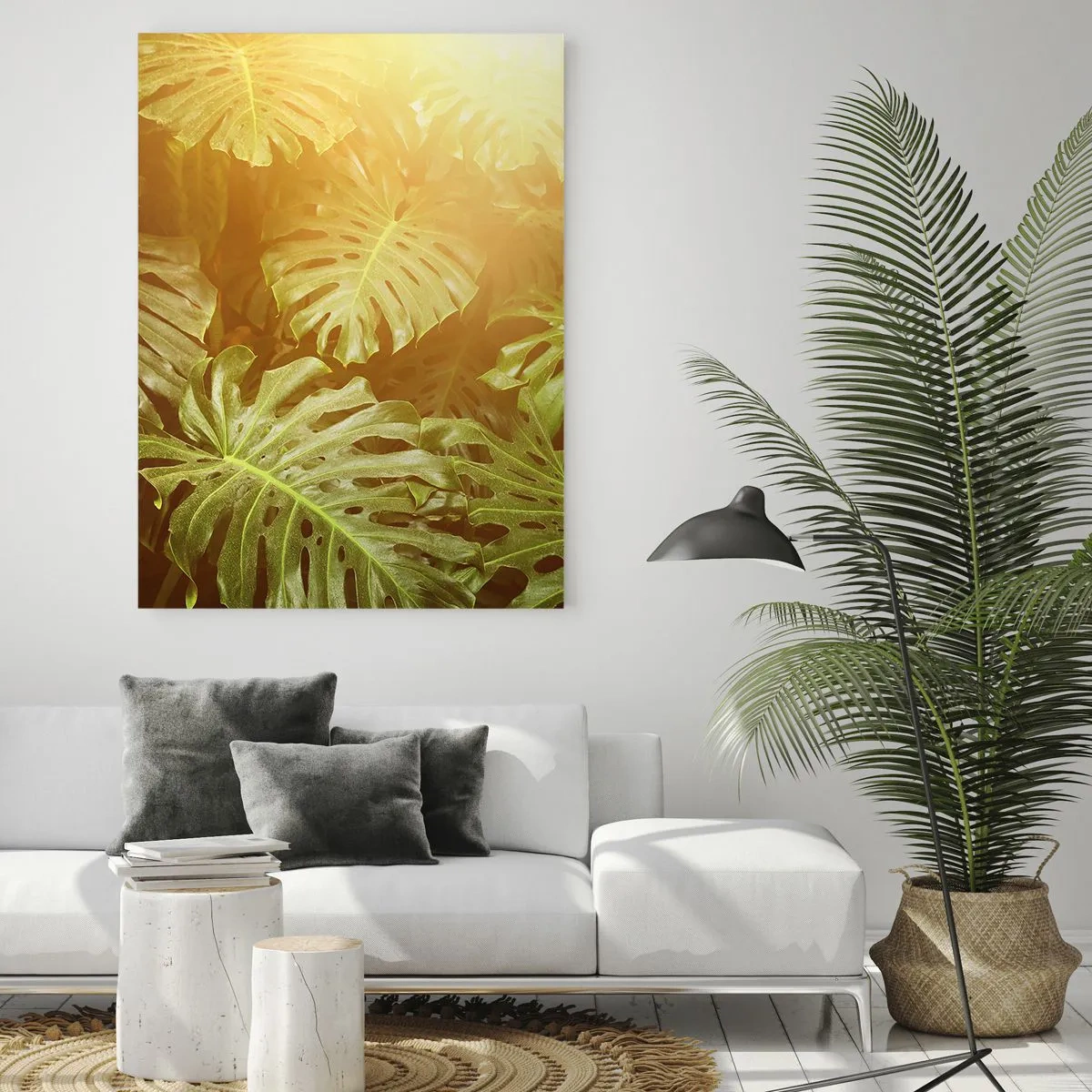 Quadro su vetro - Foglie di Monstera alla luce del sole su uno sfondo naturale - 70x100cm - Entrando nel verde... - Decorazione murale moderna per soggiorno e camera da letto ARTTOR