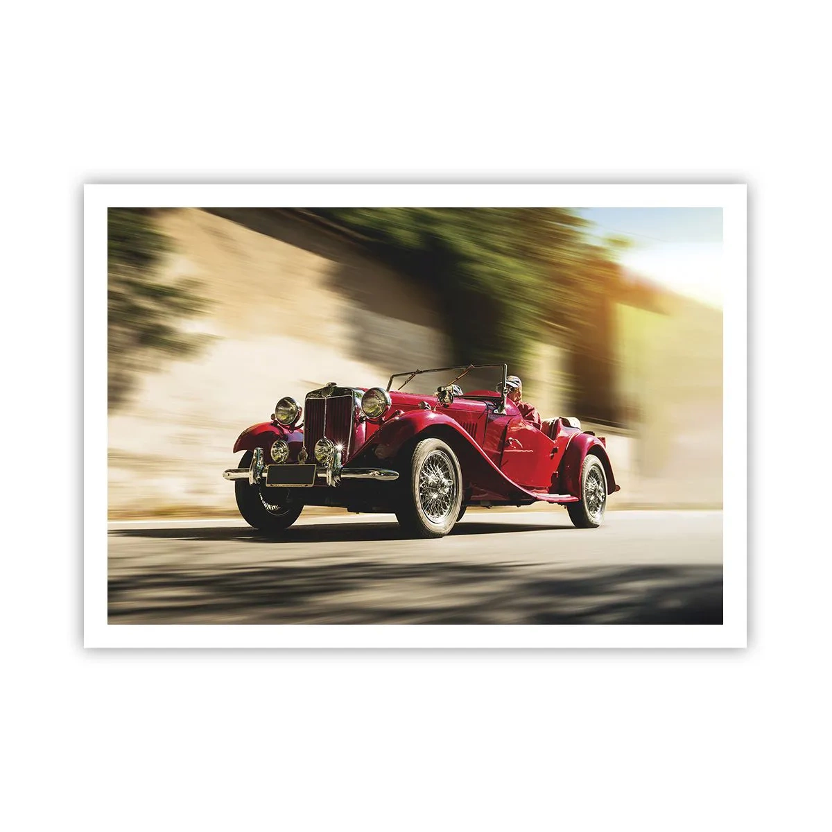 Poster - Auto d'epoca rossa in movimento su una strada soleggiata - 100x70cm - Più bella della Nike di Samotracia - Decorazione murale moderna per soggiorno e camera da letto ARTTOR