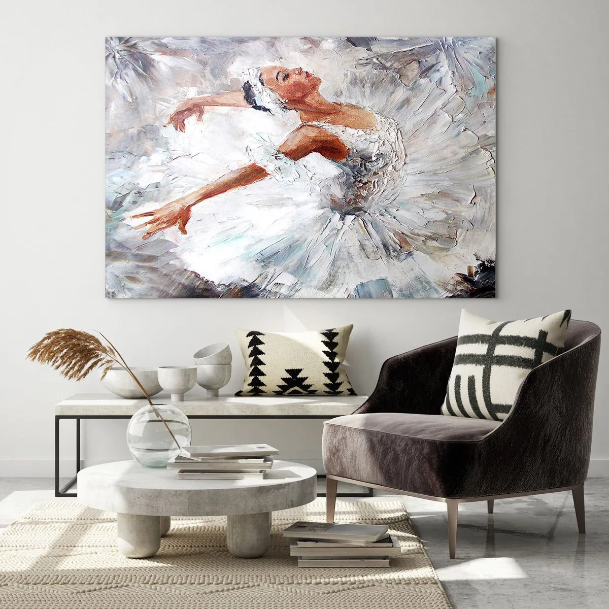 Quadro su vetro - Una ballerina in abito bianco in una posa dinamica - 70x50cm - Delicata e leggera come il tulle - Decorazione murale moderna per soggiorno e camera da letto ARTTOR