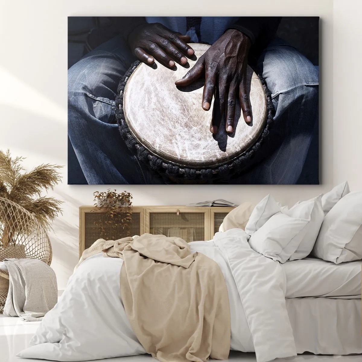 Quadro su tela - Stampe su Tela - Mani che suonano un tamburo djembe in una composizione dinamica - 100x70cm - Vivi al tuo ritmo - Decorazione murale moderna per soggiorno e camera da letto ARTTOR