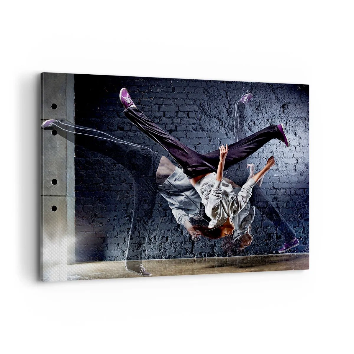 Quadro su tela - Stampe su Tela - Un ballerino in un salto dinamico contro un muro di mattoni - 100x70cm - Eroe di strada - Decorazione murale moderna per soggiorno e camera da letto ARTTOR