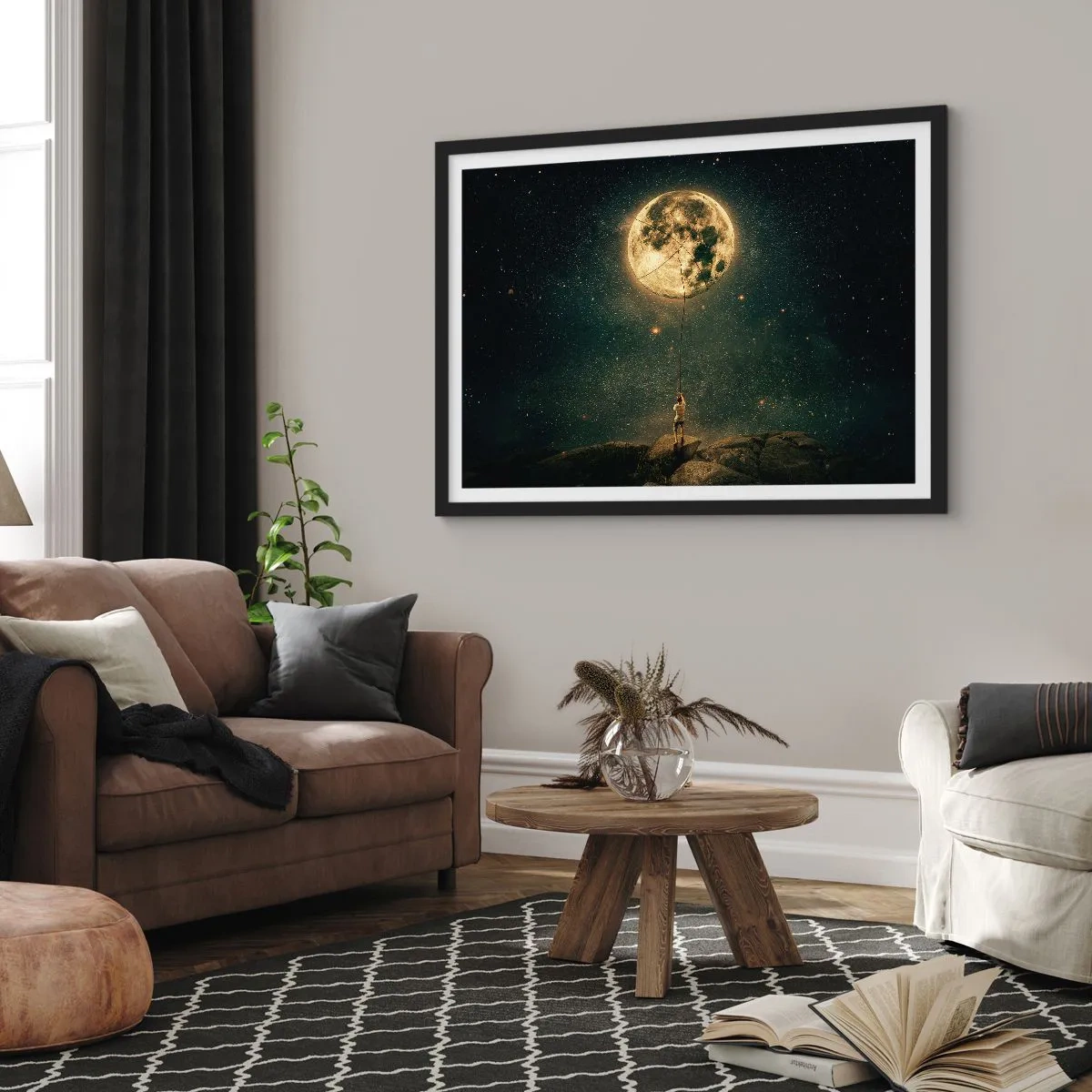 Poster in cornice nera - Uomo con la Luna contro il cielo stellato - 70x50cm - Chi ha rubato la luna - Decorazione murale moderna per soggiorno e camera da letto ARTTOR