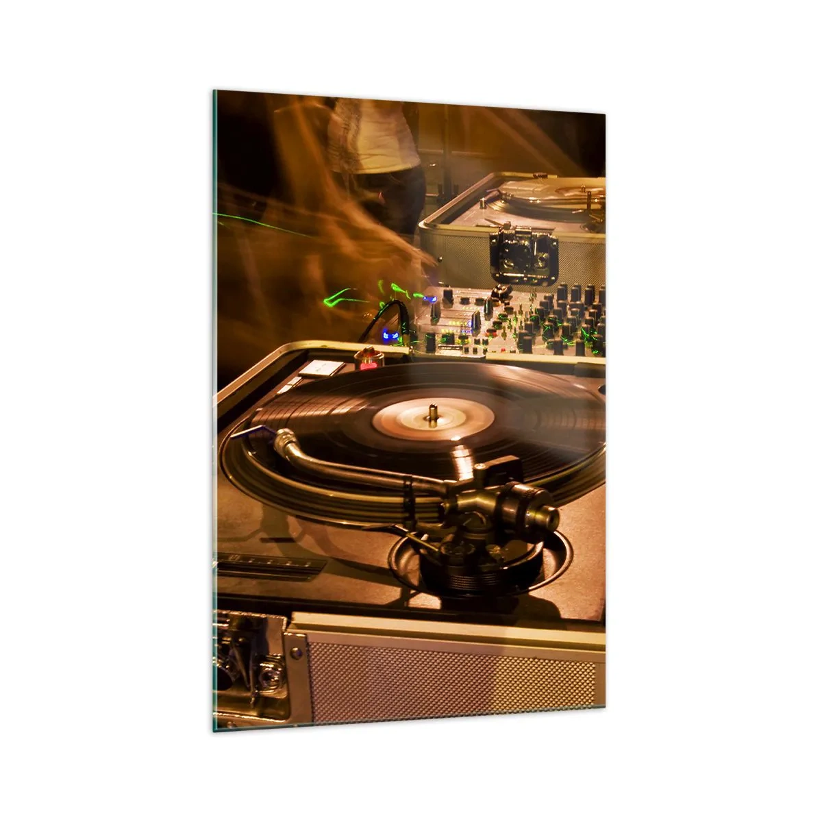 Quadro su vetro - Attrezzatura da DJ con giradischi e mixer durante una festa - 70x100cm - Senti la forza? - Decorazione murale moderna per soggiorno e camera da letto ARTTOR