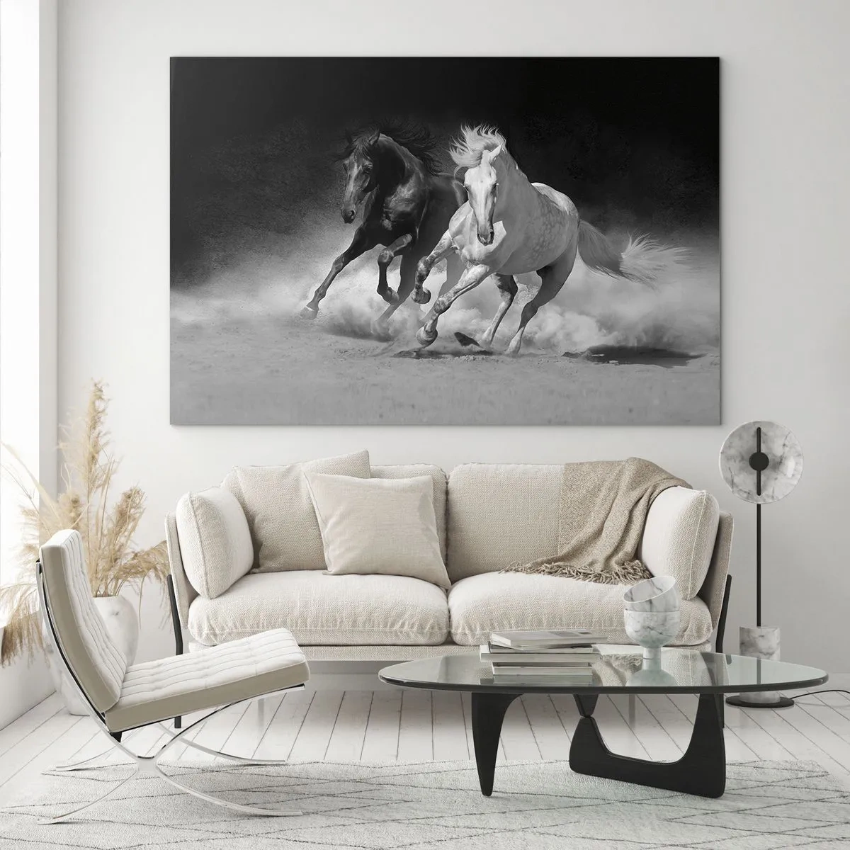 Quadro su vetro - Cavalli in corsa in bianco e nero - 70x50cm - Il galoppo della libertà - Decorazione murale moderna per soggiorno e camera da letto ARTTOR