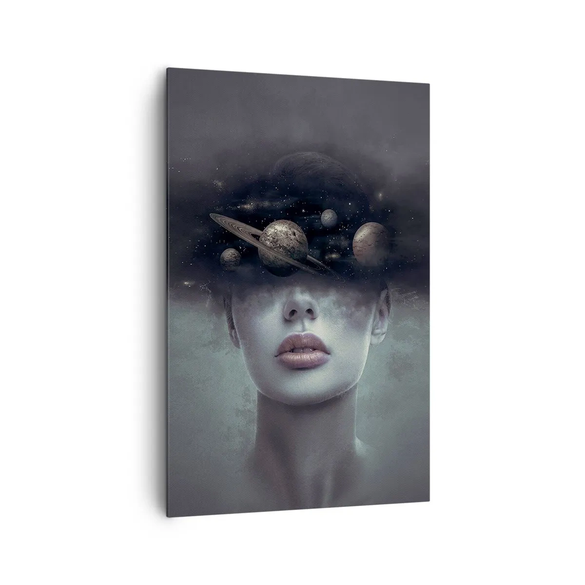 Quadro su tela - Stampe su Tela - Volto di donna con un pianeta e un motivo spaziale sullo sfondo - 80x120cm - E i pianeti folleggiano... - Decorazione murale moderna per soggiorno e camera da letto ARTTOR