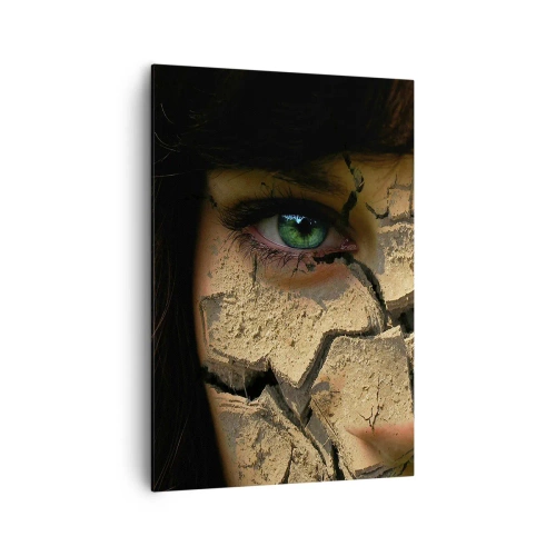 Quadro su tela - Stampe su Tela - Il volto di una donna con gli occhi verdi coperto da una struttura di terra screpolata - 70x100cm - Meraviglia e minaccia insieme - Decorazione murale moderna per soggiorno e camera da letto ARTTOR