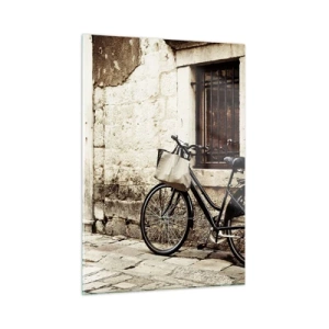 Quadro su vetro - Una bicicletta bianca e nera appoggiata a un vecchio condominio - 50x70cm - Ritorno al passato - Decorazione murale moderna per soggiorno e camera da letto ARTTOR