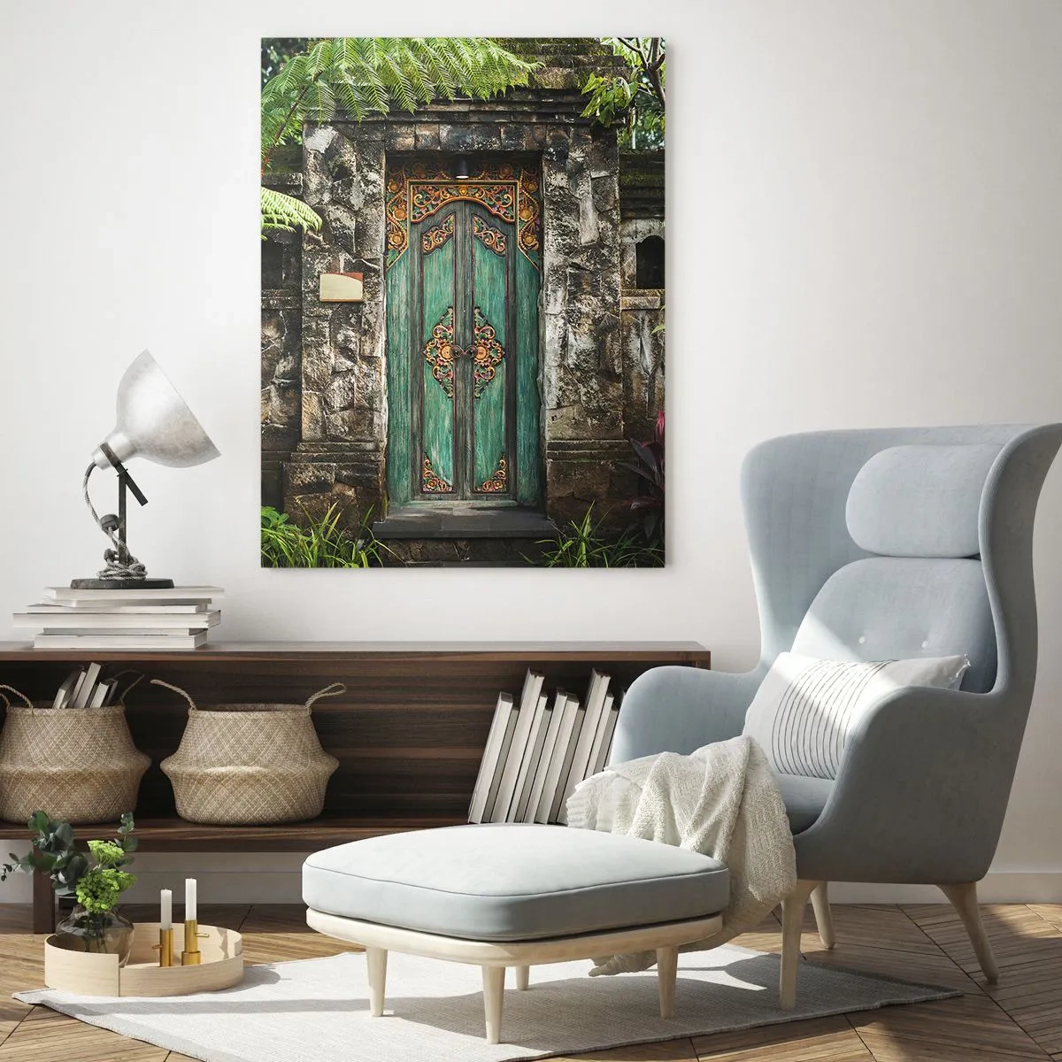Quadro su vetro - Porta turchese decorata in un muro di pietra circondato da vegetazione tropicale - 50x70cm - Le porte verso un mondo esotico - Decorazione murale moderna per soggiorno e camera da letto ARTTOR