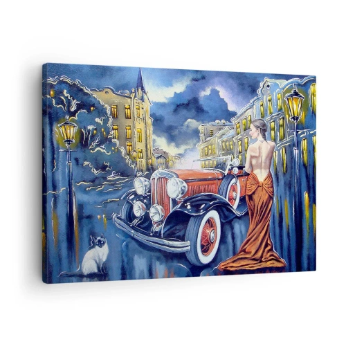 Quadro su tela - Stampe su Tela - Una donna in un abito elegante accanto a un'auto d'epoca di notte - 70x50cm - Notturno in blu e coralli - Decorazione murale moderna per soggiorno e camera da letto ARTTOR