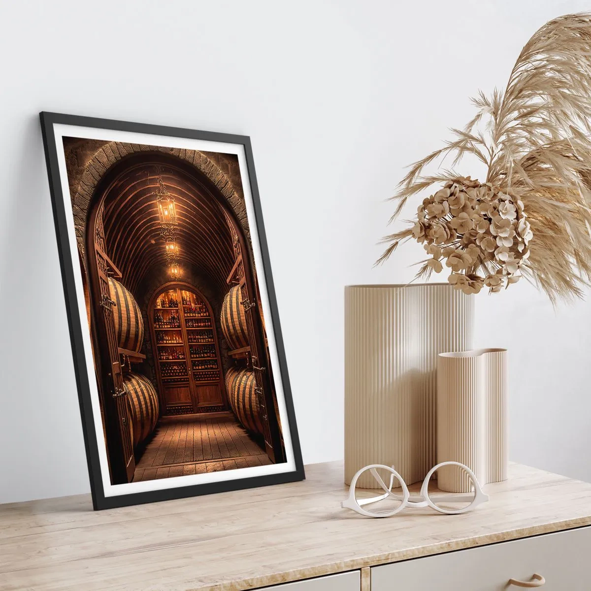 Poster in cornice nera - Elegante cantina con botti di legno - 50x70cm - L'atmosfera della cantina - Decorazione murale moderna per soggiorno e camera da letto ARTTOR