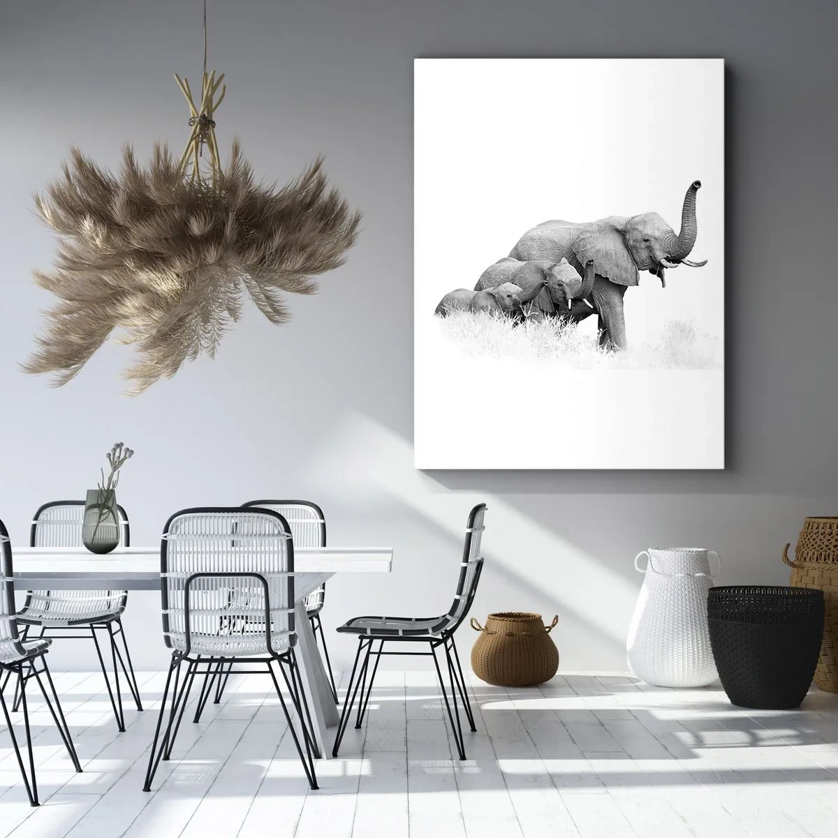 Quadro su tela - Stampe su Tela - Una famiglia di elefanti sullo sfondo di un paesaggio africano in bianco e nero. - 50x70cm - Uno, due, tre - Decorazione murale moderna per soggiorno e camera da letto ARTTOR