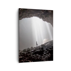 Quadro su tela - Stampe su Tela - Una figura in una grotta illuminata da raggi di luce - 50x70cm - Grotta luminosa - Decorazione murale moderna per soggiorno e camera da letto ARTTOR