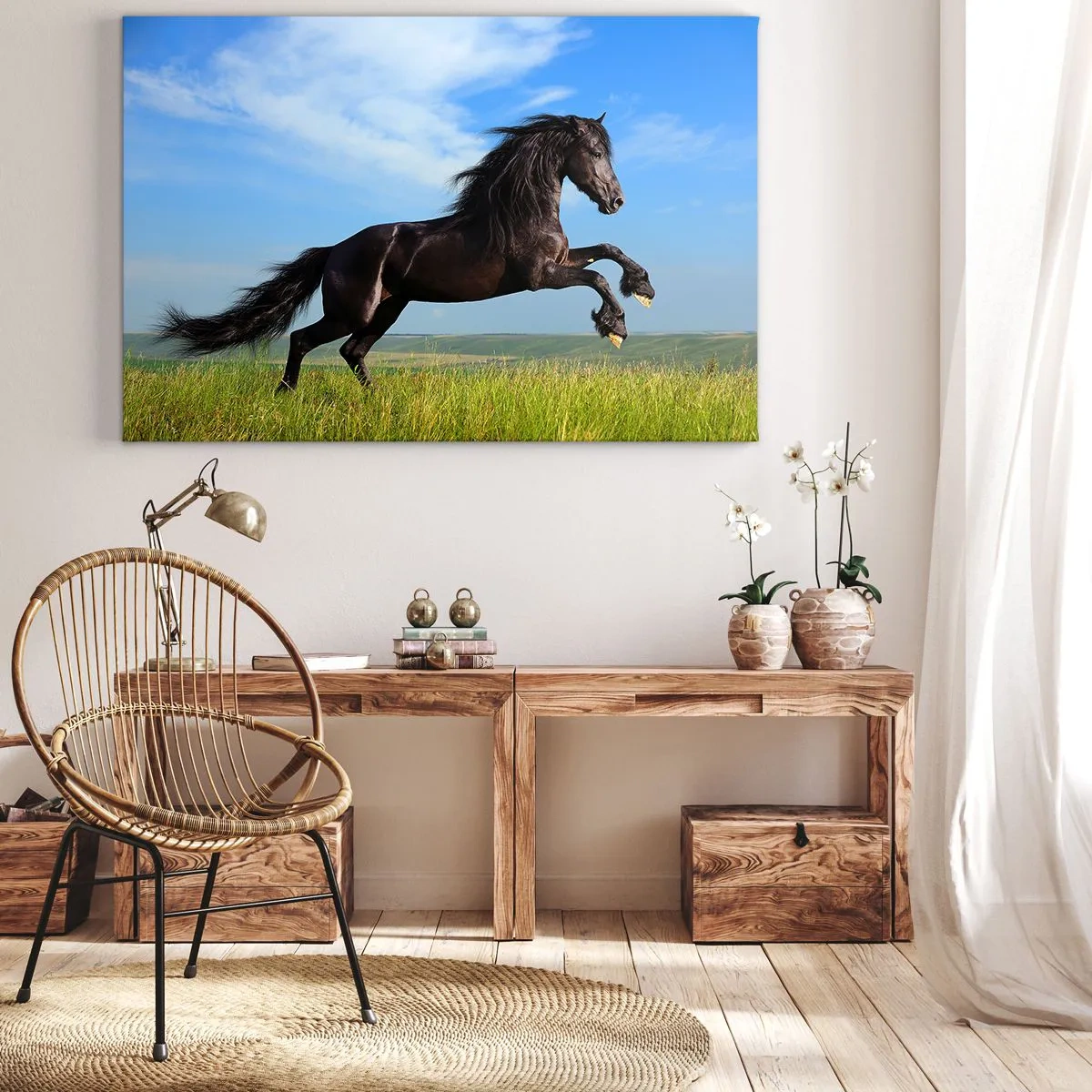 Quadro su tela - Stampe su Tela - Un cavallo nero che corre contro un cielo azzurro e un prato verde - 120x80cm - Coinvolgente manifesto di libertà - Decorazione murale moderna per soggiorno e camera da letto ARTTOR
