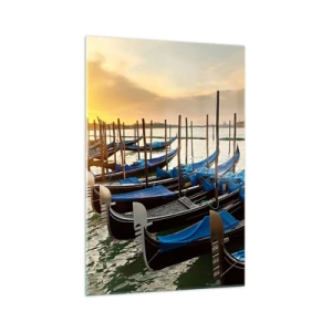 Quadro su vetro - Gondole a Venezia al mattino alla luce del sole nascente - 70x100cm - Prima che arrivi il frastuono - Decorazione murale moderna per soggiorno e camera da letto ARTTOR