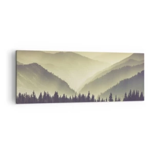 Quadro su tela - Stampe su Tela - Pittoresche catene montuose avvolte nella nebbia in una luce calda - 140x50cm - Dopo sette montagne… - Decorazione murale moderna per soggiorno e camera da letto ARTTOR