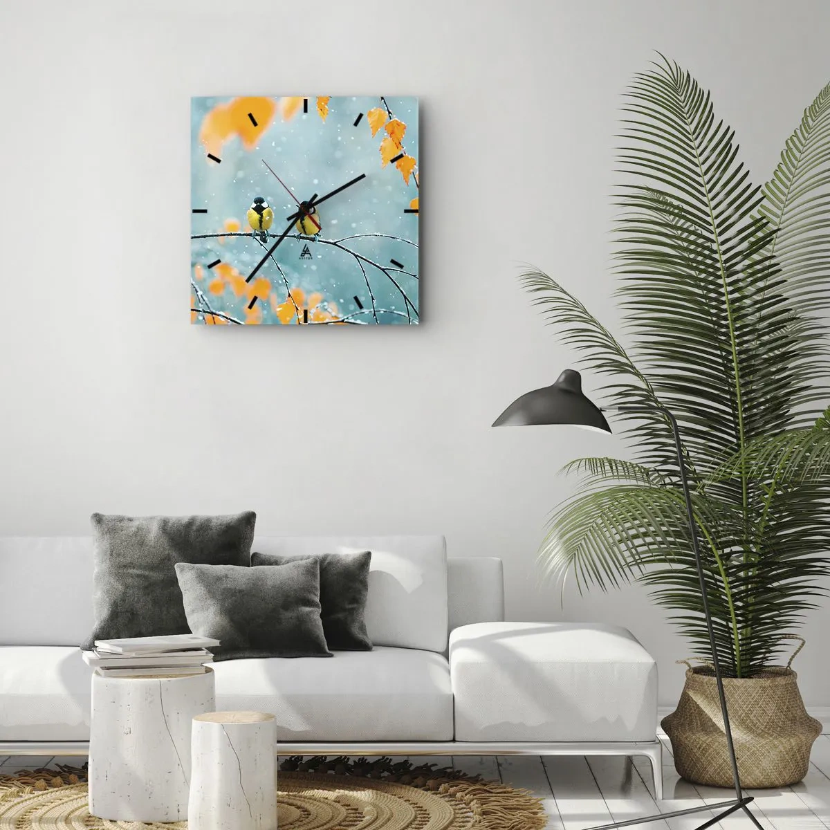 Orologio da parete - Orologio in Vetro - Due uccelli su un ramo in un ambiente invernale con foglie gialle. - 30x30cm - Pettegolezzi alati - Decorazione murale moderna per soggiorno e camera da letto ARTTOR