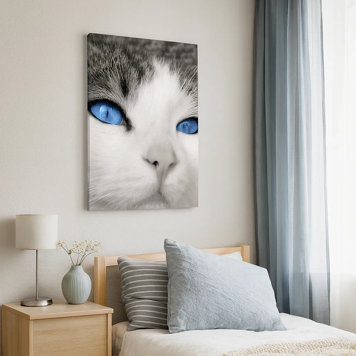 Quadro su tela - Stampe su Tela - Ritratto di un gatto con gli occhi azzurri in stile bianco e nero - 50x70cm - Insoliti occhi azzurri - Decorazione murale moderna per soggiorno e camera da letto ARTTOR