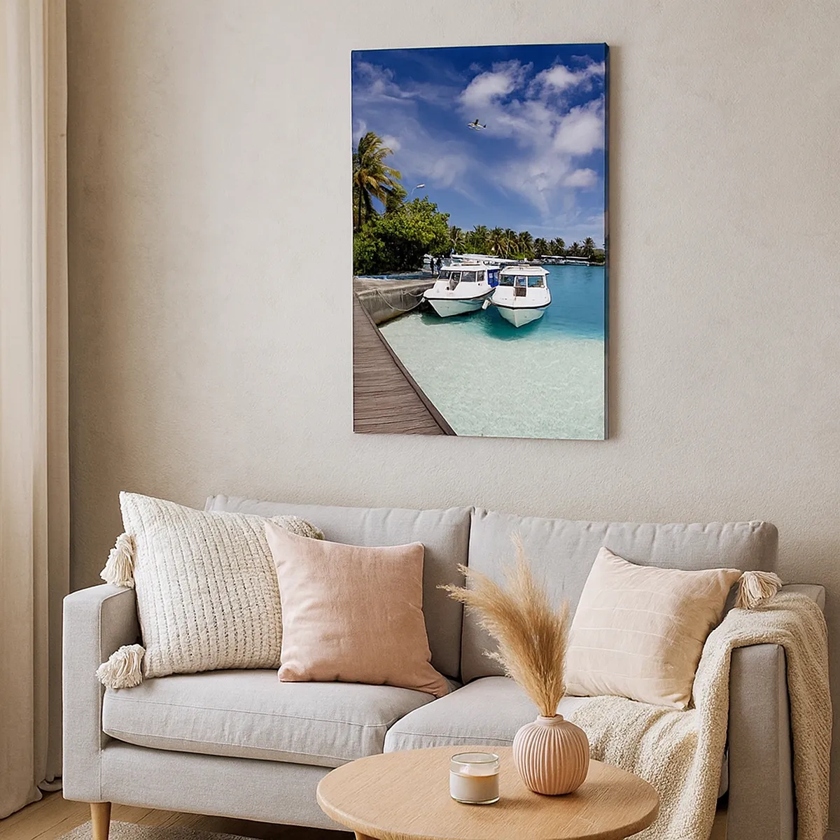 Quadro su tela - Stampe su Tela - Un molo su un mare turchese con barche e palme - 50x70cm - Il paradiso esiste davvero - Decorazione murale moderna per soggiorno e camera da letto ARTTOR