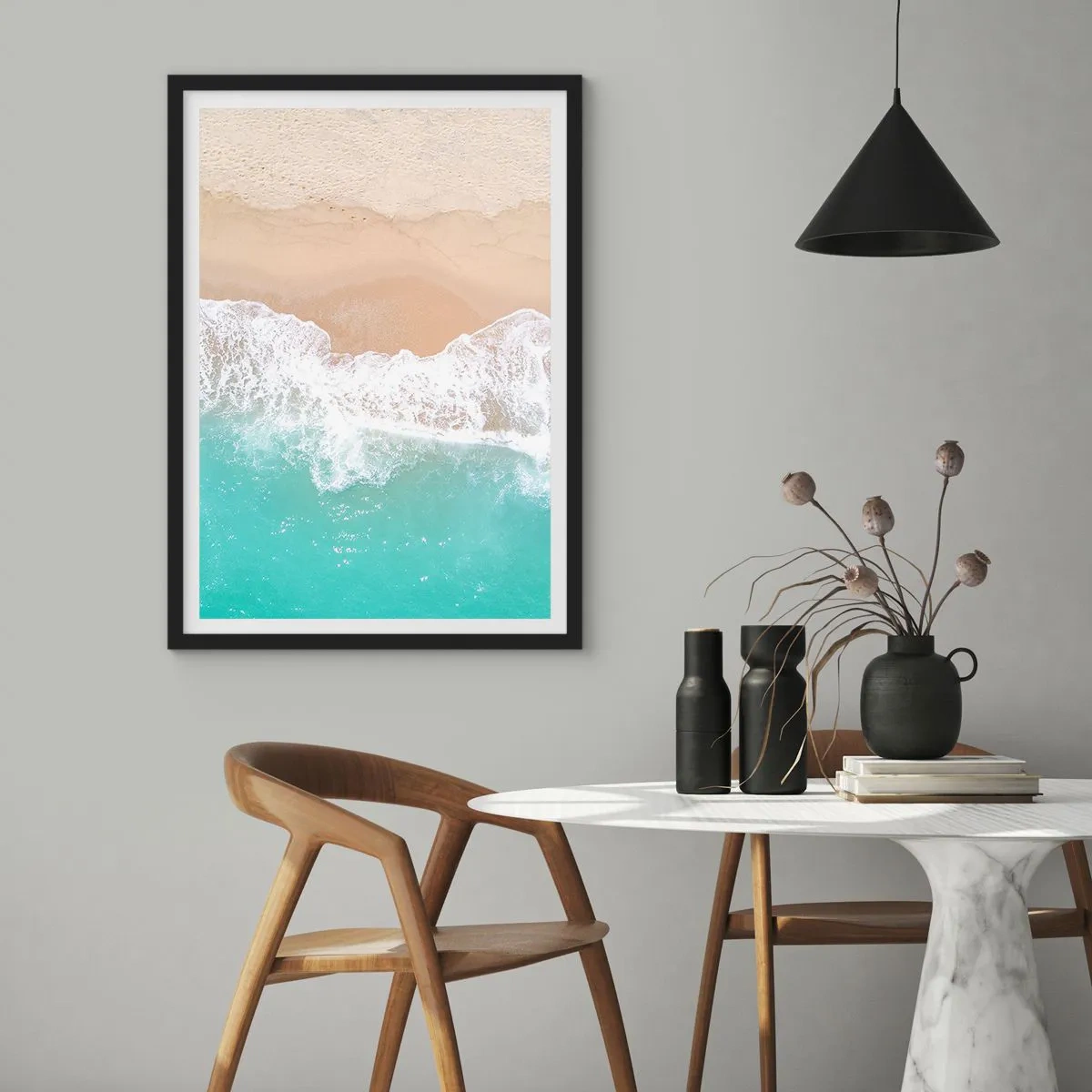 Poster in cornice nera - Un tocco carezzevole - 70x100 cm