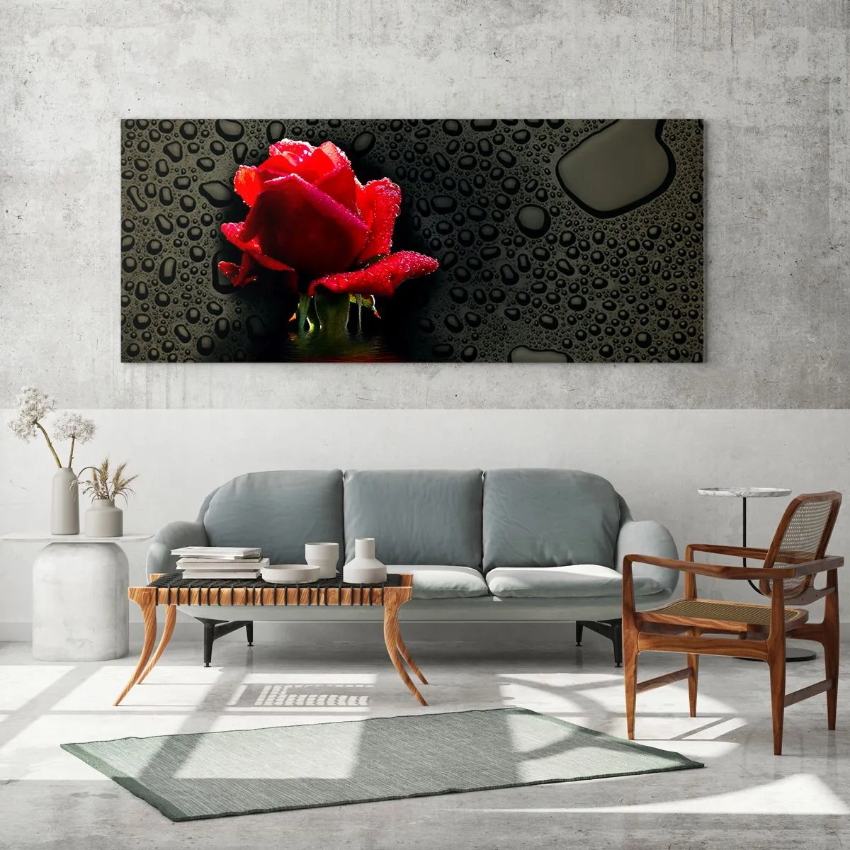 Quadro su vetro - Rosa rossa con gocce d'acqua su sfondo scuro - 120x50cm - Rosso e nero - Decorazione murale moderna per soggiorno e camera da letto ARTTOR