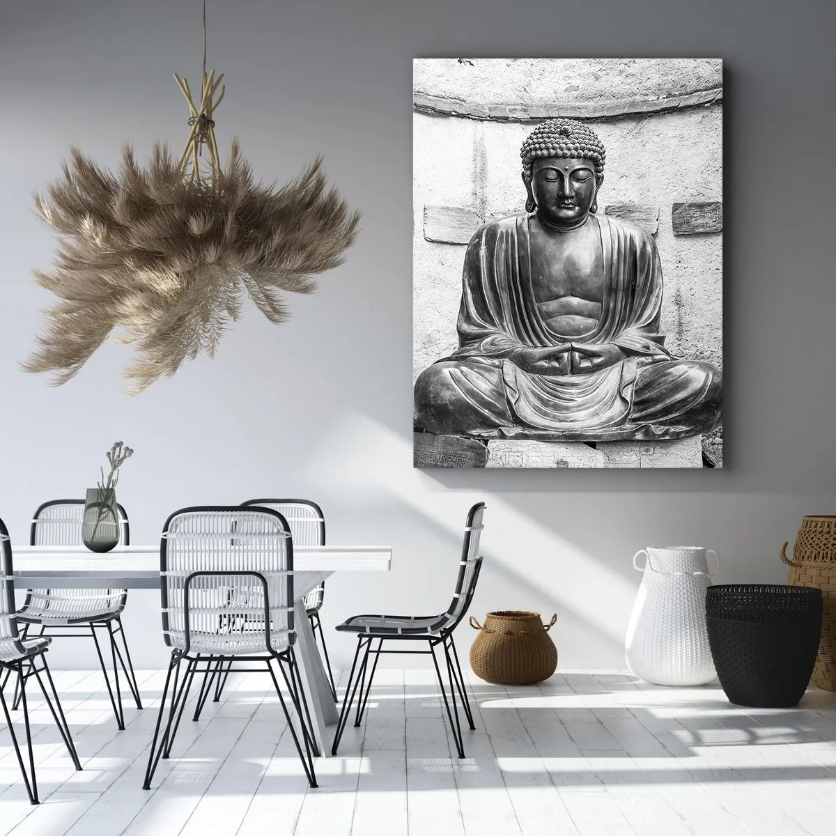 Quadro su tela - Stampe su Tela - Statua del Buddha in bianco e nero in posa meditativa - 50x70cm - Alla fonte della pace - Decorazione murale moderna per soggiorno e camera da letto ARTTOR
