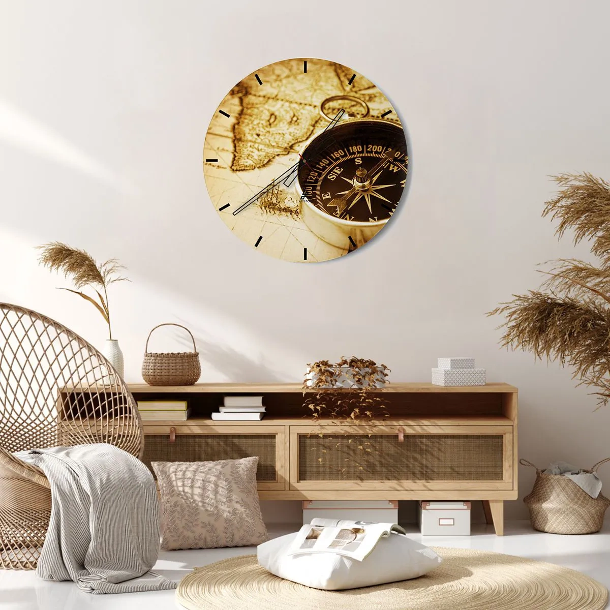 Orologio da parete - Orologio in Vetro - Una bussola sullo sfondo di una vecchia mappa dai toni caldi - 30x30cm - A est o a ovest? - Decorazione murale moderna per soggiorno, cucina e camera da letto ARTTOR