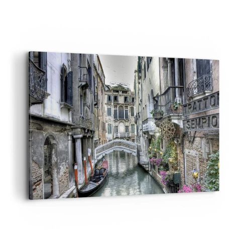 Quadro su tela - Stampe su Tela - Canale veneziano con gondola e ponte di pietra - 120x80cm - Da secoli in silenziosa riflessione - Decorazione murale moderna per soggiorno e camera da letto ARTTOR