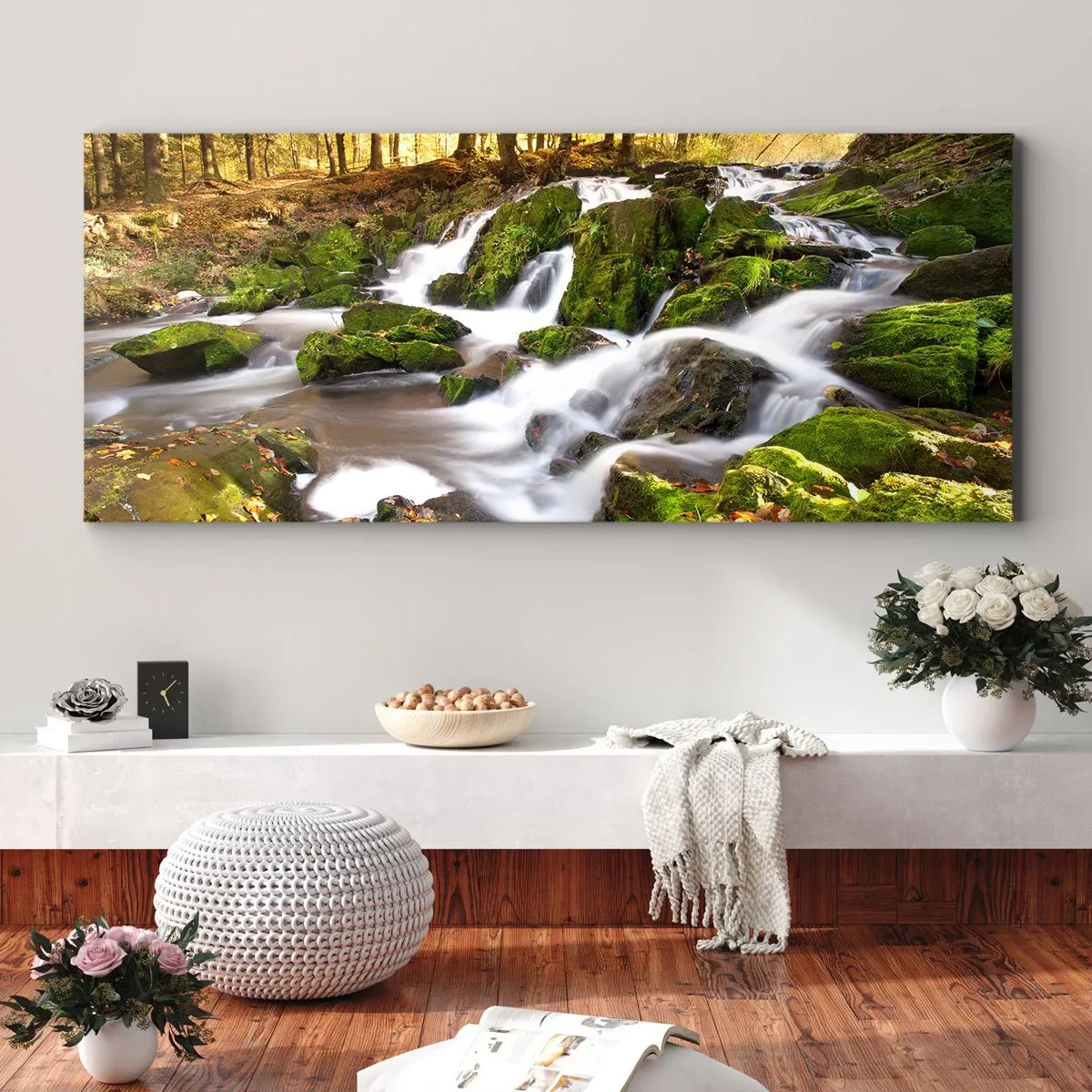 Quadro su tela - Stampe su Tela - Un paesaggio boscoso con una cascata circondata dal muschio - 120x50cm - Rapido nel bosco autunnale - Decorazione murale moderna per soggiorno e camera da letto ARTTOR