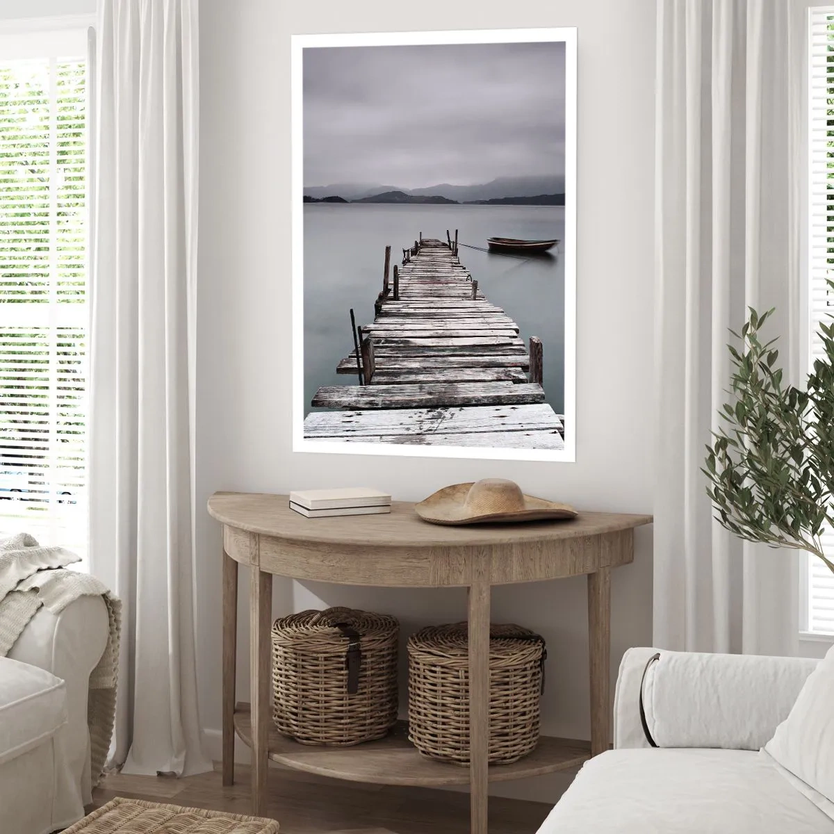 Poster - Un vecchio molo con una barca in acque calme - 50x70cm - Domani puoi partire - Decorazione murale moderna per soggiorno e camera da letto ARTTOR
