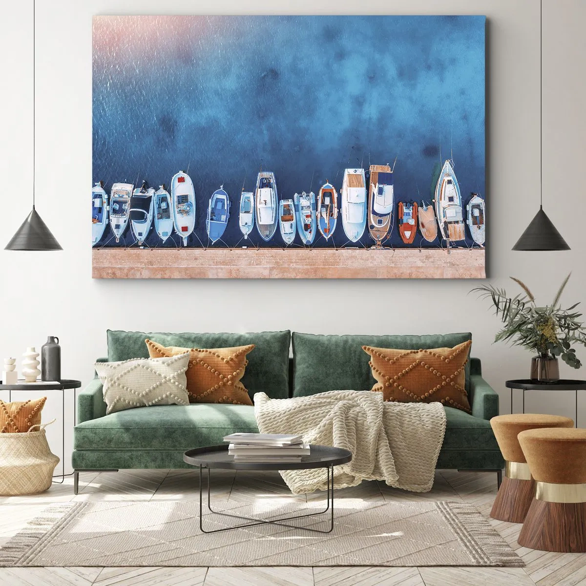 Quadro su tela - Stampe su Tela - Barche ormeggiate sulla riva contro l'acqua blu - 120x80cm - In una fila - Decorazione murale moderna per soggiorno e camera da letto ARTTOR
