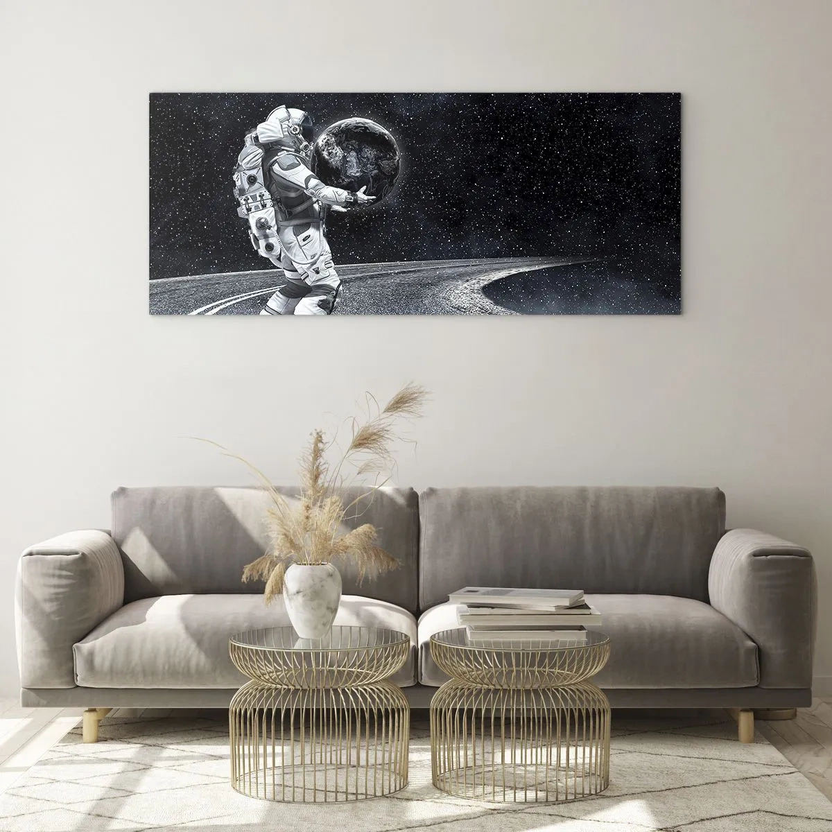 Quadro su vetro - Astronauta con la Terra contro il cielo stellato - 120x50cm - Sulla Via Lattea - Decorazione murale moderna per soggiorno e camera da letto ARTTOR