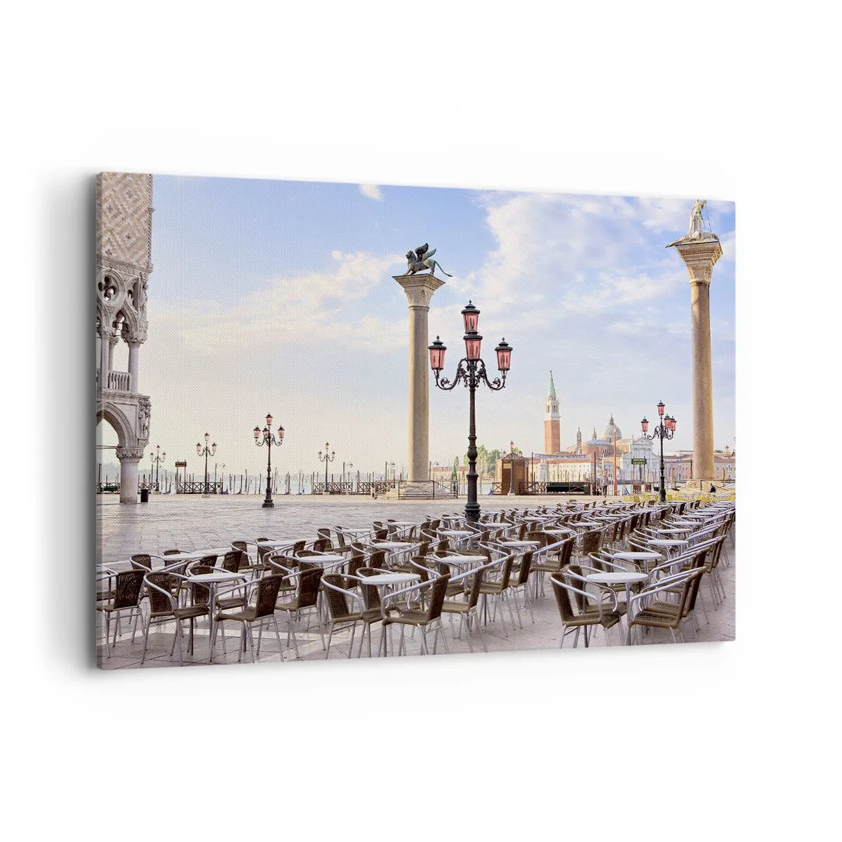 Quadro su tela - Stampe su Tela - Venezia, veduta della piazza con colonne e tavolini dei caffè - 120x80cm - Venite a tavola - Decorazione murale moderna per soggiorno e camera da letto ARTTOR