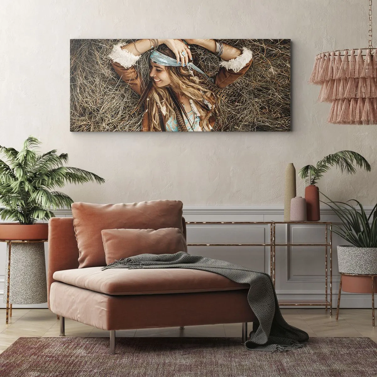 Quadro su tela - Stampe su Tela - Donna in stile boho sdraiata sul fieno - 120x50cm - Verso gli anni dell'amore - Decorazione murale moderna per soggiorno e camera da letto ARTTOR