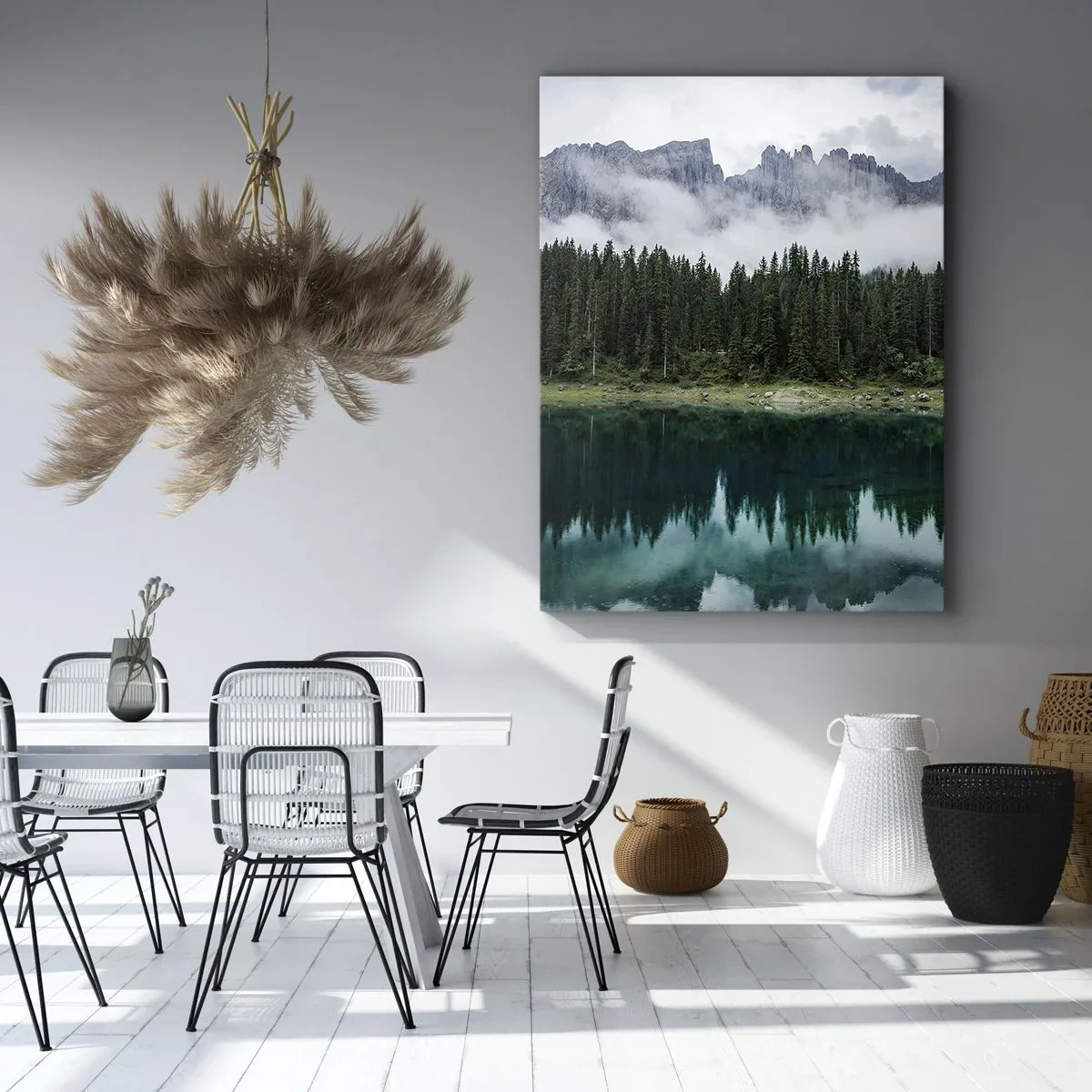 Quadro su tela - Stampe su Tela - Un paesaggio montano con una foresta e un lago che riflette il cielo - 70x100cm - Silenzio, non svegliamo l'acqua che dorme... - Decorazione murale moderna per soggiorno e camera da letto ARTTOR