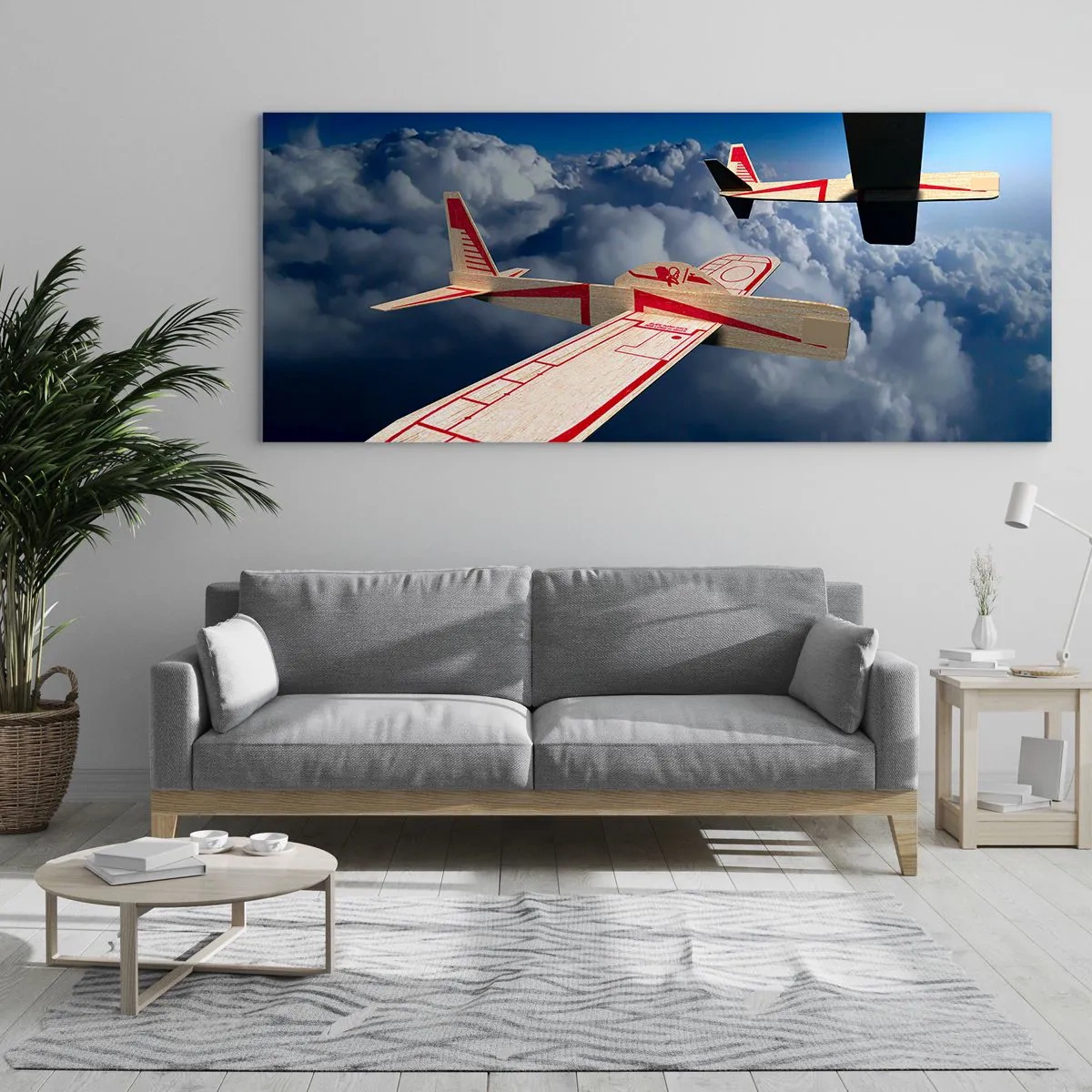 Quadro su vetro - Due aeroplani di legno che sorvolano le nuvole contro un cielo azzurro. - 160x50cm - Più in alto, più lontano - Decorazione murale moderna per soggiorno e camera da letto ARTTOR