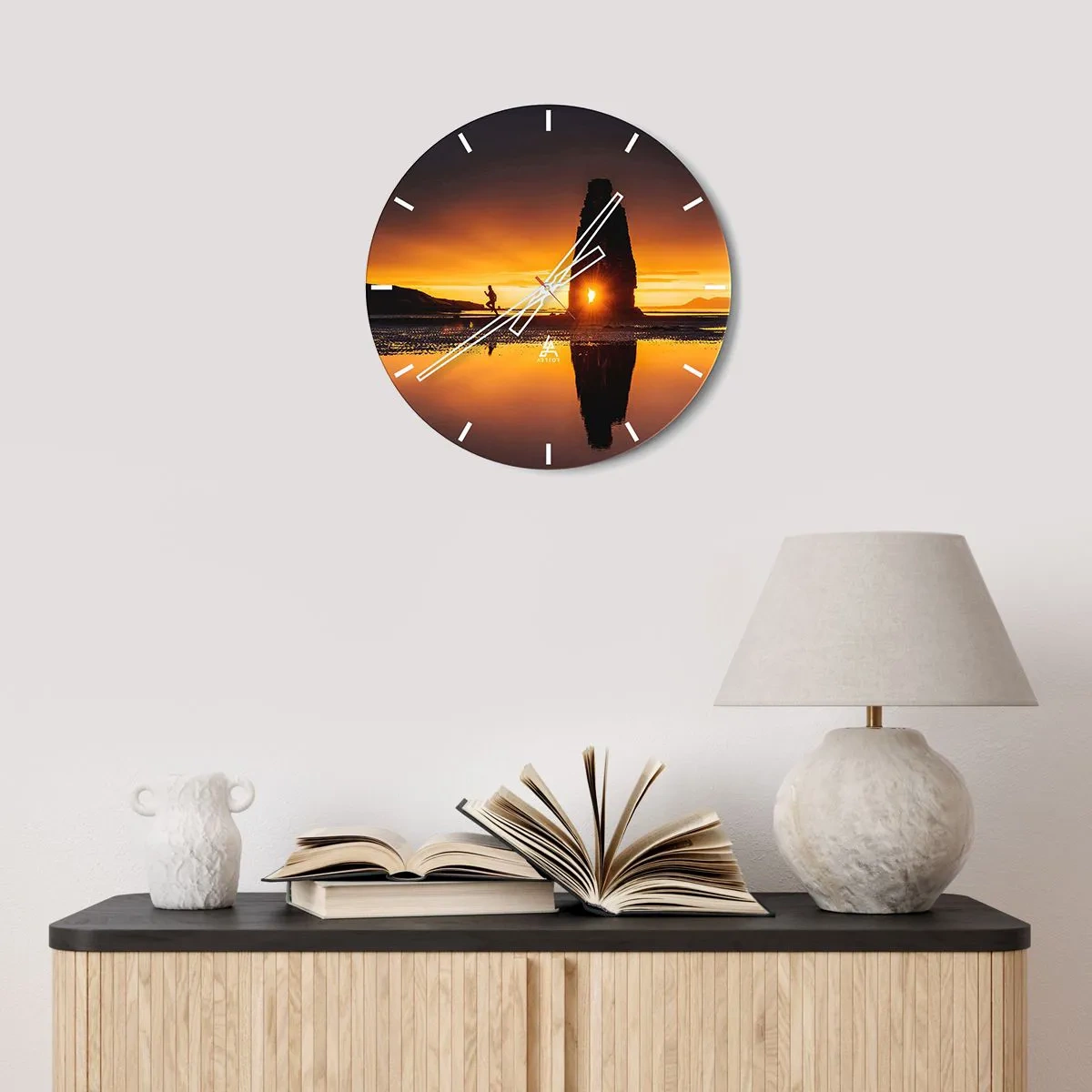 Orologio da parete - Orologio in Vetro - Tramonto su una formazione rocciosa sulla spiaggia - 30x30cm - Solo tu e la natura - Decorazione murale moderna per soggiorno, cucina e camera da letto ARTTOR