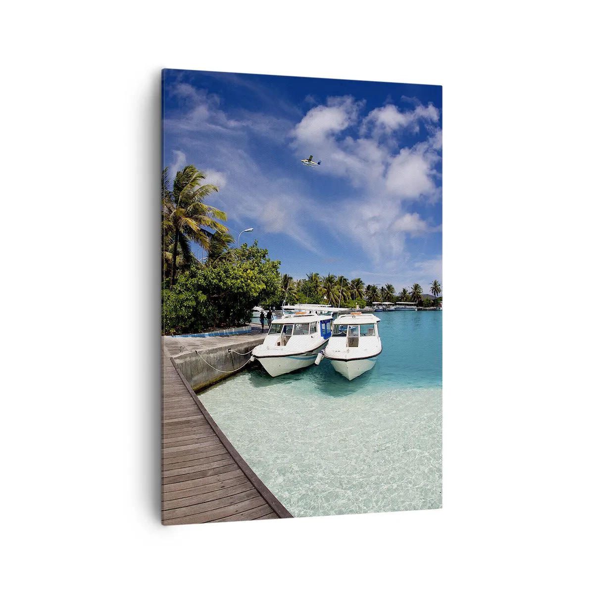 Quadro su tela - Stampe su Tela - Un molo su un mare turchese con barche e palme - 70x100cm - Il paradiso esiste davvero - Decorazione murale moderna per soggiorno e camera da letto ARTTOR