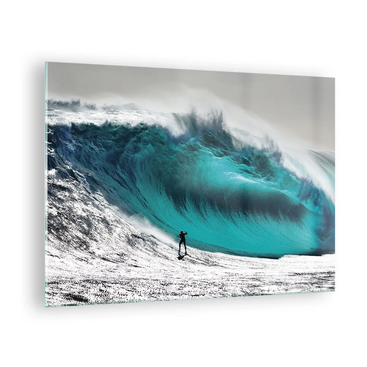 Quadro su vetro - Un surfista di fronte a un'onda enorme - 70x50cm - Sfida accettata - Decorazione murale moderna per soggiorno e camera da letto ARTTOR