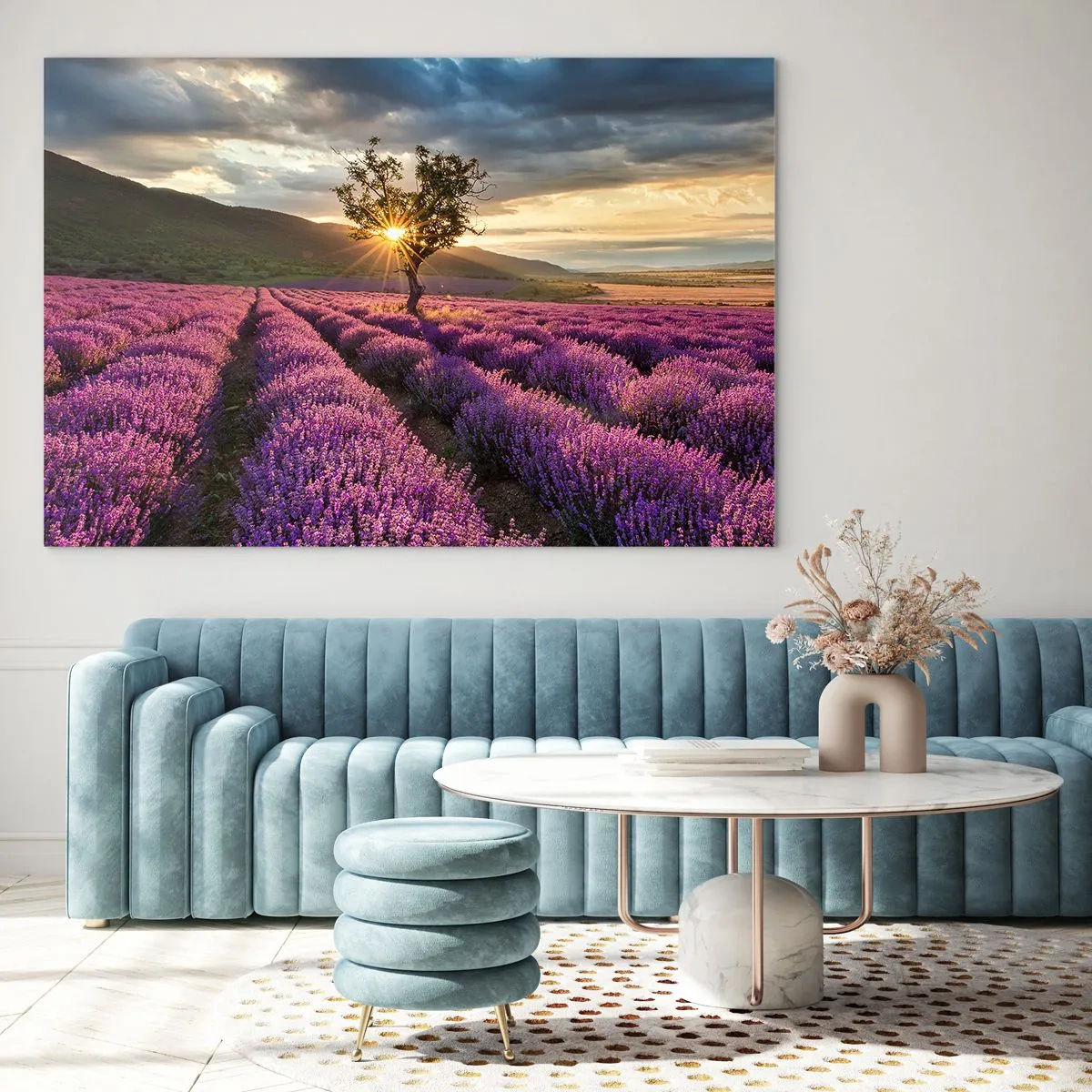 Quadro su vetro - Un campo di lavanda con un albero solitario sotto i raggi del sole al tramonto - 100x70cm - Aroma di colore lilla - Decorazione murale moderna per soggiorno e camera da letto ARTTOR