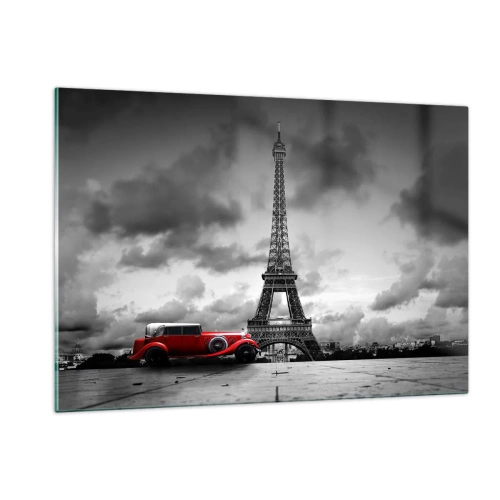 Quadro su vetro - Un'auto retrò rossa con la Torre Eiffel sullo sfondo, in un contesto in bianco e nero. - 120x80cm - Non molto tempo fa a Parigi - Decorazione murale moderna per soggiorno e camera da letto ARTTOR