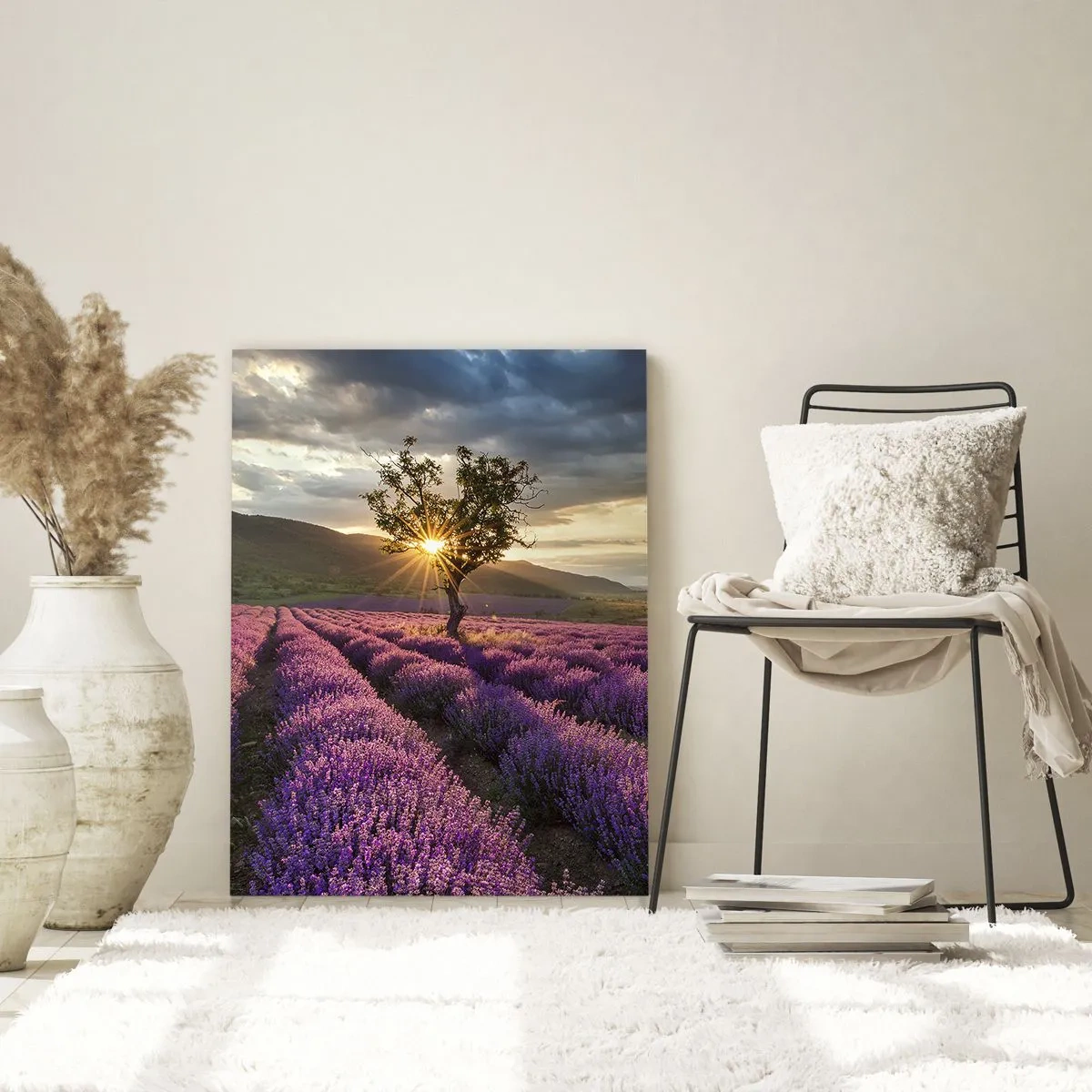 Quadro su vetro - Un campo di lavanda con un albero solitario al tramonto - 70x100cm - Aroma di colore lilla - Decorazione murale moderna per soggiorno e camera da letto ARTTOR
