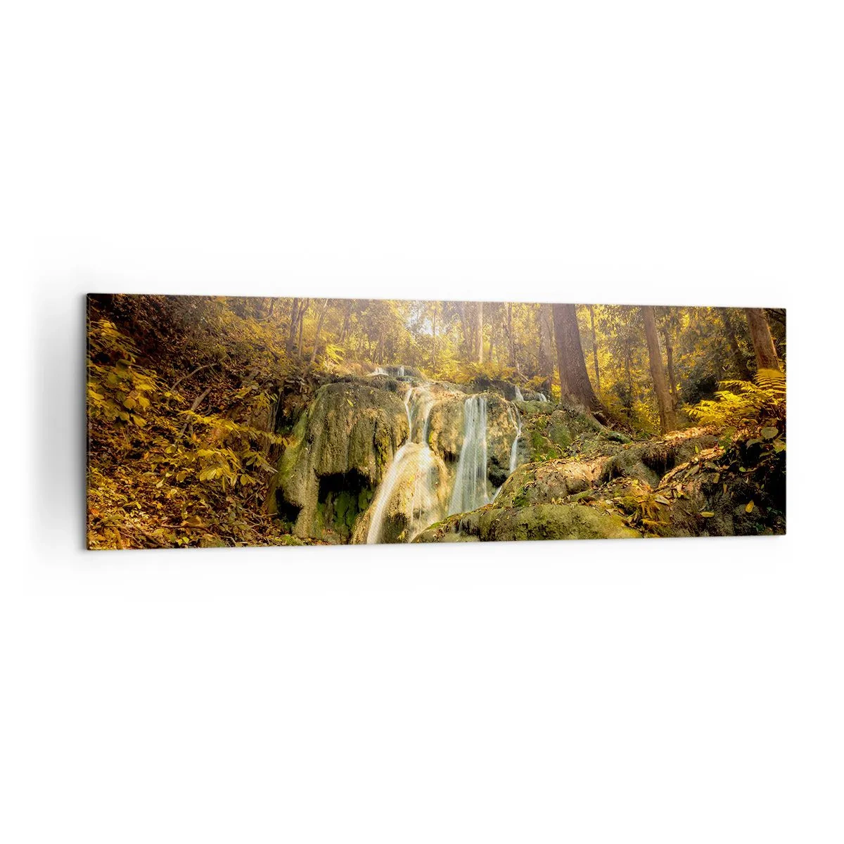 Quadro su tela - Stampe su Tela - Una cascata nella foresta sotto i raggi del sole, circondata dal verde - 160x50cm - Cascata boschiva in verde - Decorazione murale moderna per soggiorno e camera da letto ARTTOR
