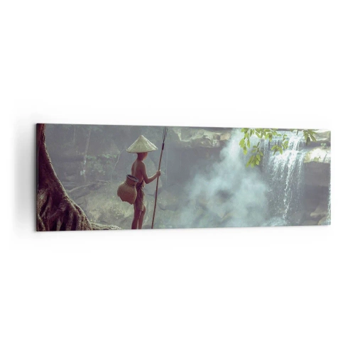 Quadro su tela - Stampe su Tela - Una figura con una lancia presso una cascata in una foresta tropicale - 160x50cm - In armonia con la natura - Decorazione murale moderna per soggiorno e camera da letto ARTTOR